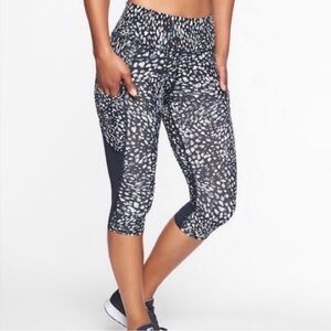 Athleta Spotty Up For Anything Navy Capri Leggings.